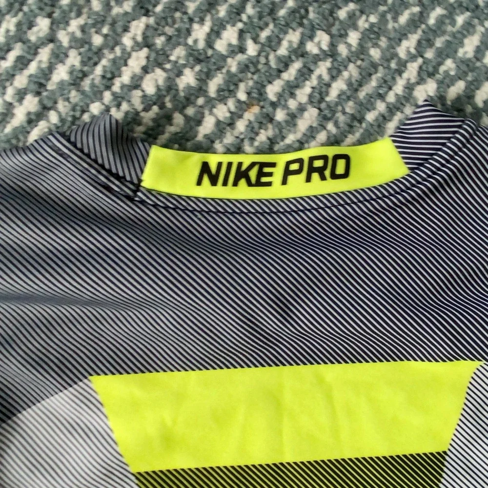 Nike Pro Dri-FIT Shirt Mens XL Gray Volt Long Sleeve Compression Top 839105-702